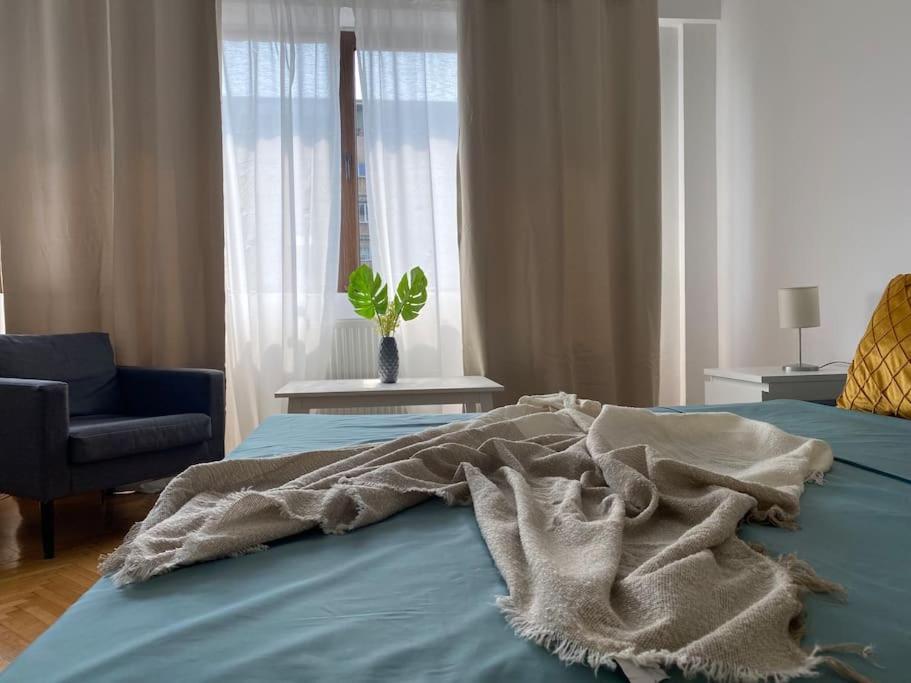 2 Bedroom Apartment With Terrace In City Center 布加勒斯特 外观 照片
